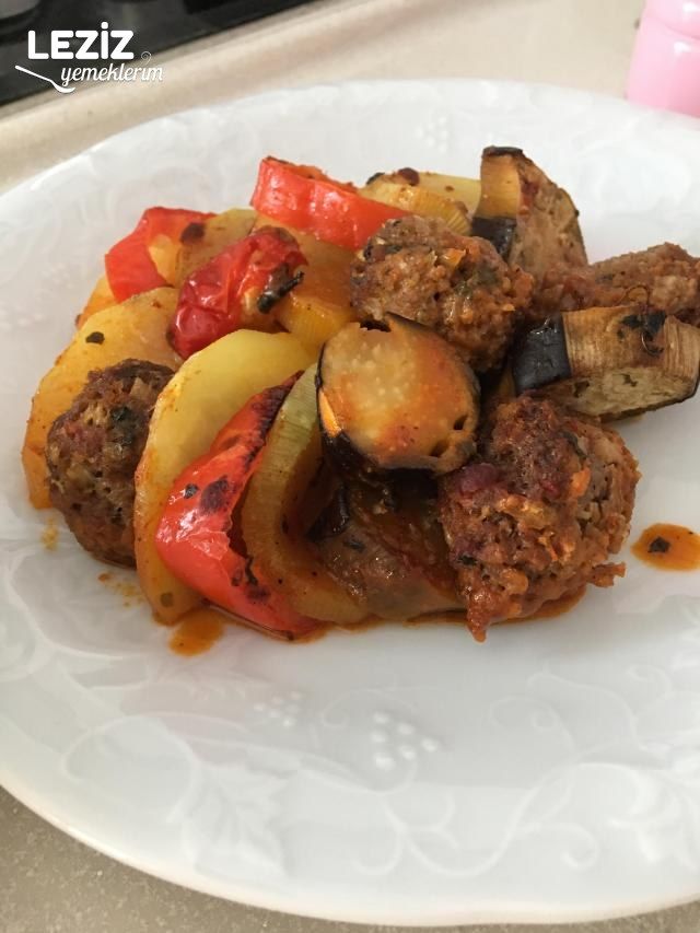 Fırında Sebzeli Köfte Yapılışı