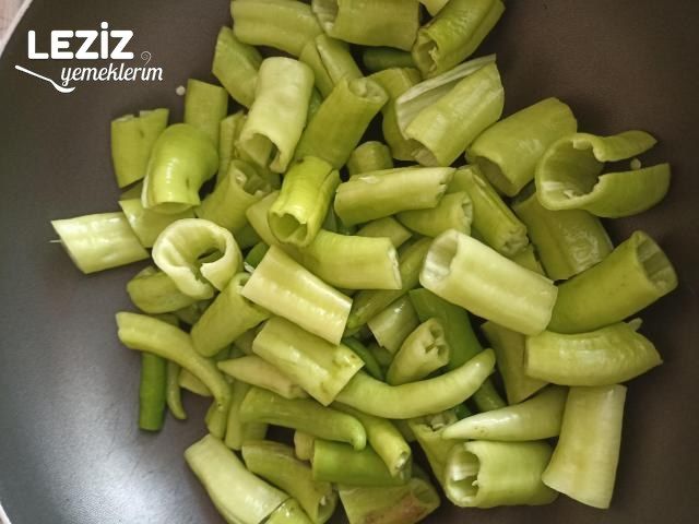 Kahvaltılık Sütlü Biber Kavurması