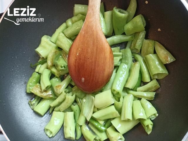 Kahvaltılık Sütlü Biber Kavurması