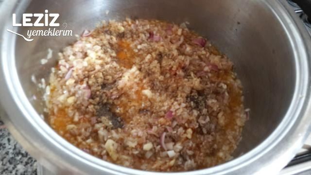 Kıymalı Yaz Dolması (Patlıcan İle)