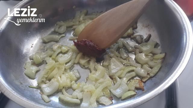 Yeşil Zeytin İle Yumurta Tarifi