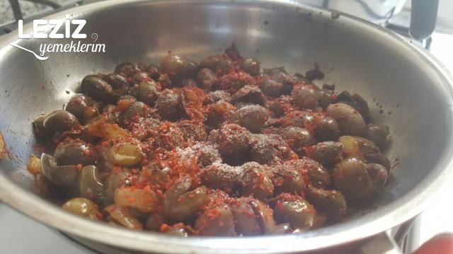 Yeşil Zeytin İle Yumurta Tarifi