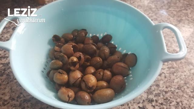 Yeşil Zeytin İle Yumurta Tarifi