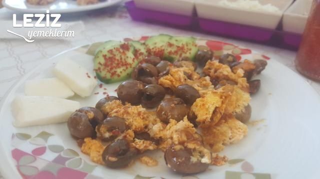 Yeşil Zeytin İle Yumurta Tarifi