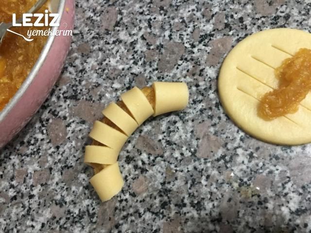 Tırtıl Elmalı Turta