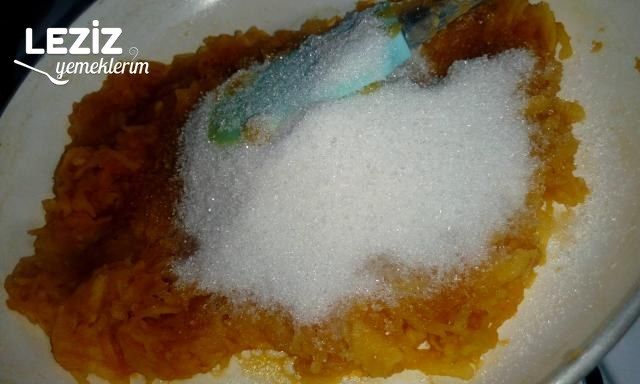 Tırtıl Elmalı Turta