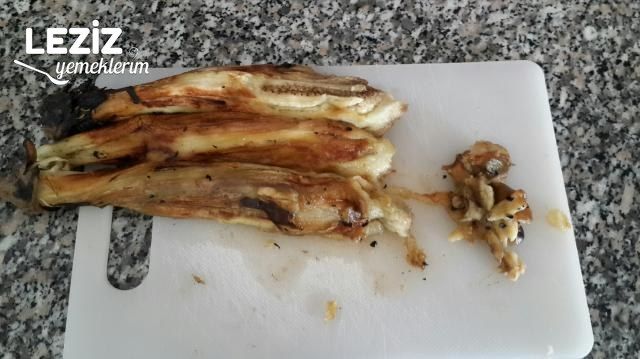 Yoğurtlu Köz Patlıcan Salatası (Labneli)