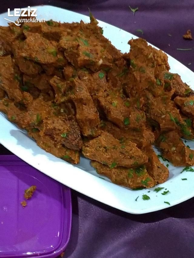 Çiğ köfte tarifi etli