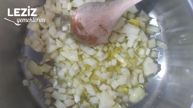 Erişteli Yeşil Mercimek Çorbası Yapımı