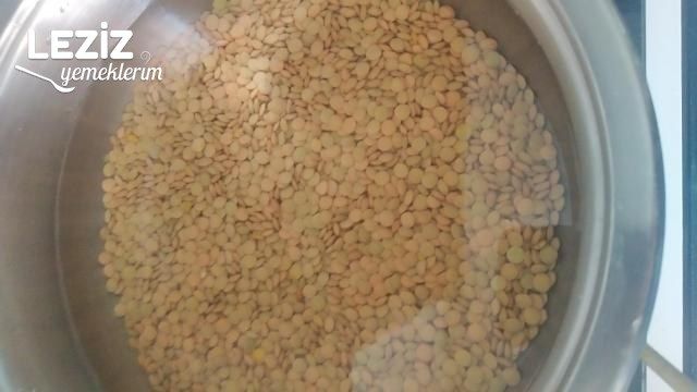 Erişteli Yeşil Mercimek Çorbası Yapımı