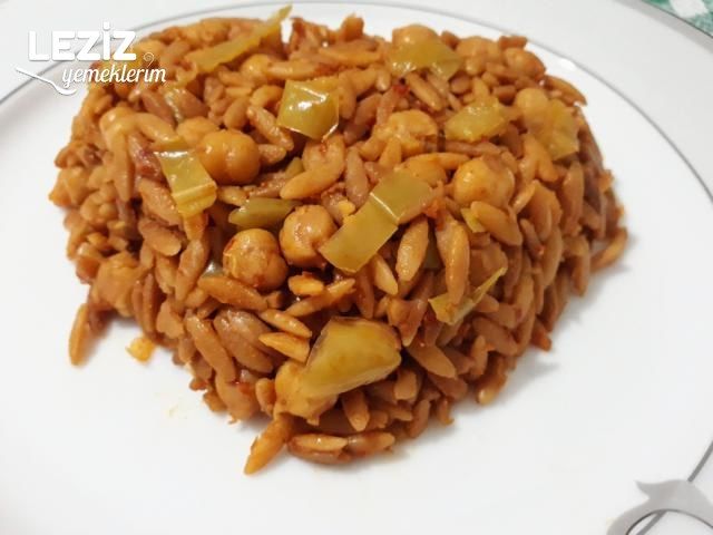 Tavuk Suyuna Nohutlu Arpa Şehriye Pilavı