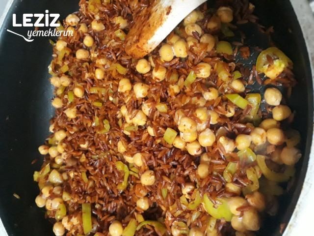 Tavuk Suyuna Nohutlu Arpa Şehriye Pilavı