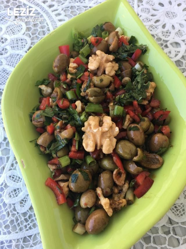 Zeytin Salatası Nasıl Yapılır?