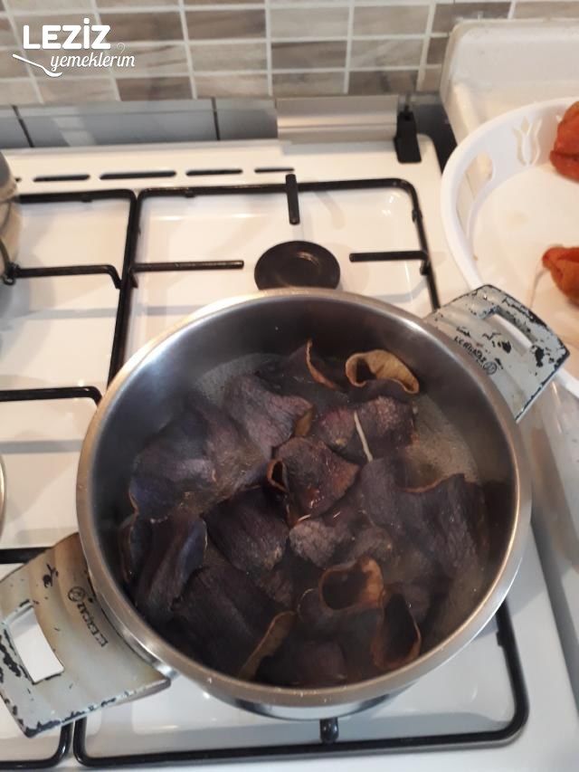 Etli Kuru Dolma Nasıl Yapılır