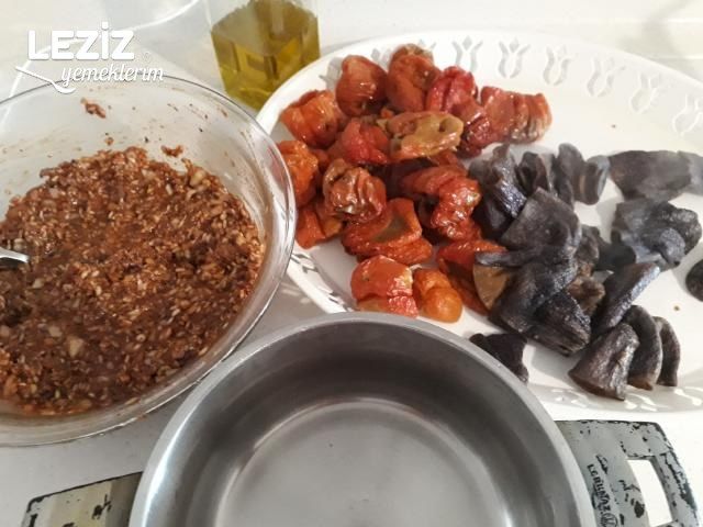 Etli Kuru Dolma Nasıl Yapılır