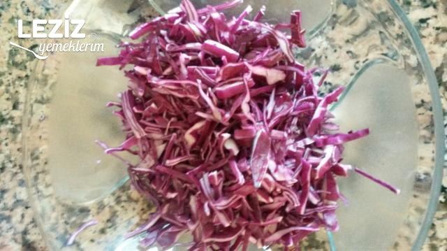 Yoğurtlu Mor Lahana Salatası Nasıl Yapılır
