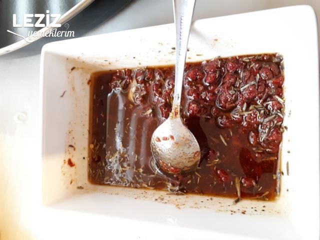 En Kolay Sarmısaklı Ekmek