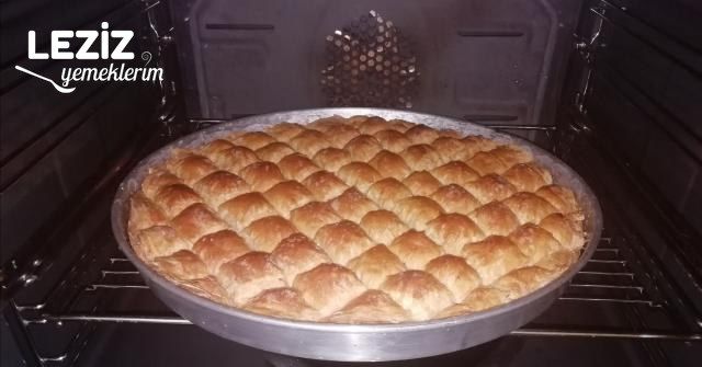 Nefis Cevizli Ev Baklavası