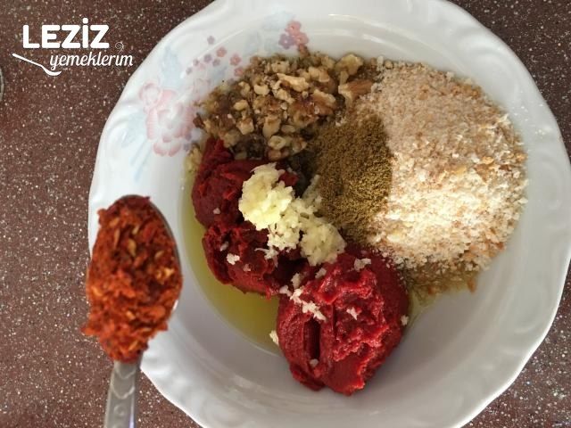 Nefis Muhammara Tarifi