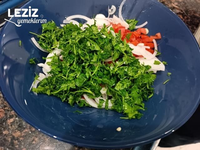 Tablacı (Lokanta) Salatası Tarifi, Tablacı Salatası Nasıl Yapılır