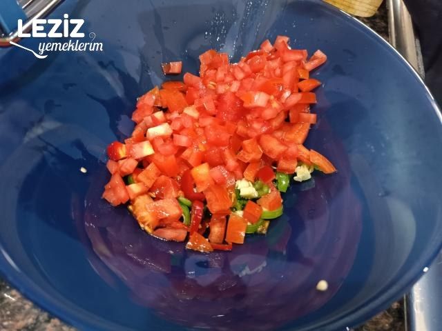 Tablacı (Lokanta) Salatası Tarifi, Tablacı Salatası Nasıl Yapılır