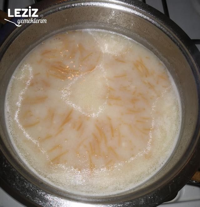 Lezzetli Terbiyeli Şehriye Çorbası