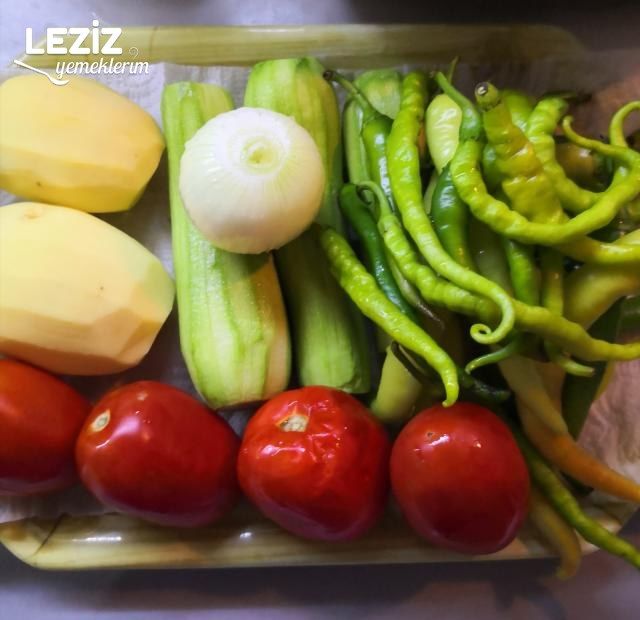 Yazın Favori Yemeği Şakşuka