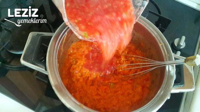 Domatesli Nohutlu Tel Şehriye Çorbası