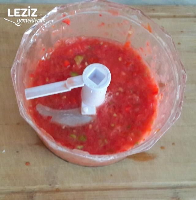 Domatesli Nohutlu Tel Şehriye Çorbası