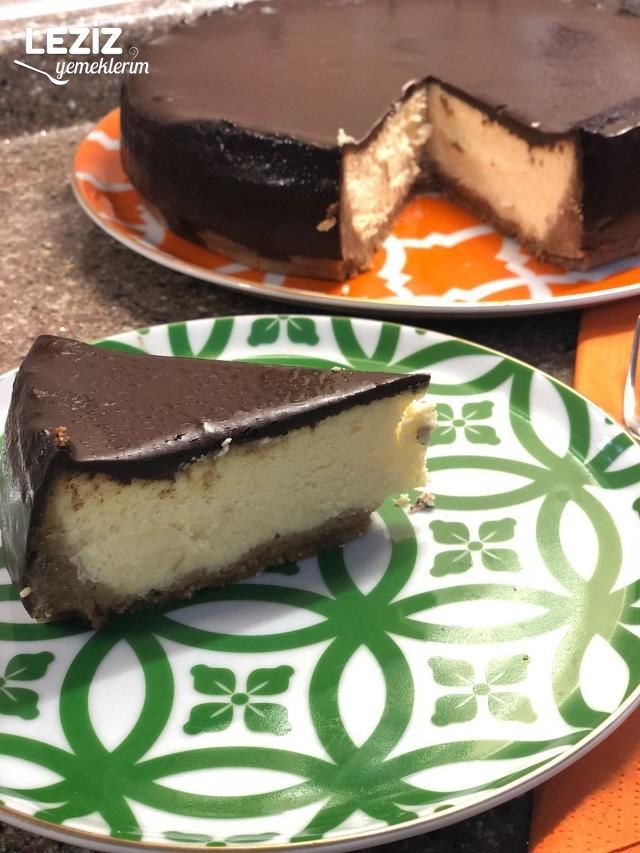 Çikolata Soslu Cheesecake