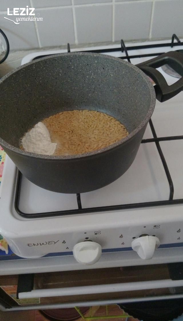 Tavuklu Şehriye Çorbası Tarifi