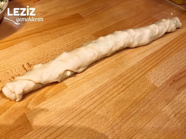 Nefis Peynirli Rulo Poğaça