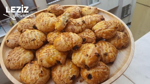 Üzümlü Fındıklı Pastane Kurabiyesi (Kıyır Kıyır)