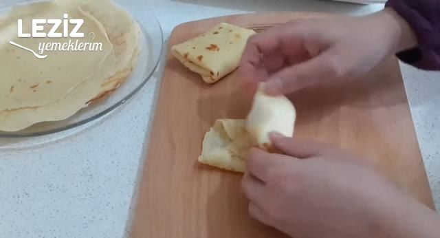 Kahvaltılarınızın Yıldızı Olacak Krep Börek (Videolu)