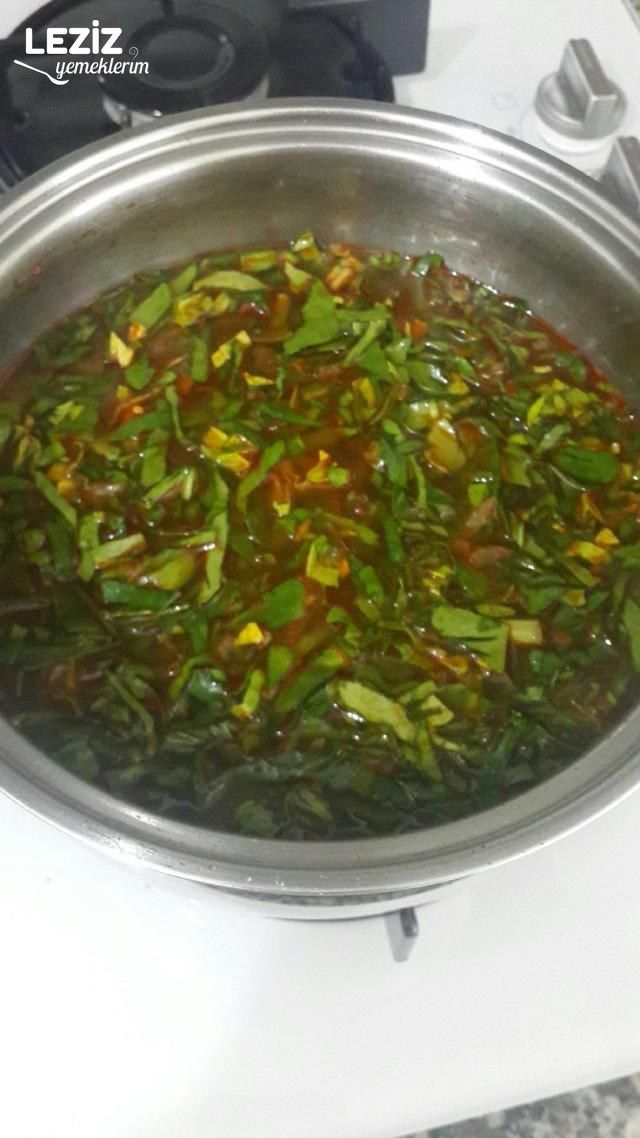 Nefis Ispanak Yemeği