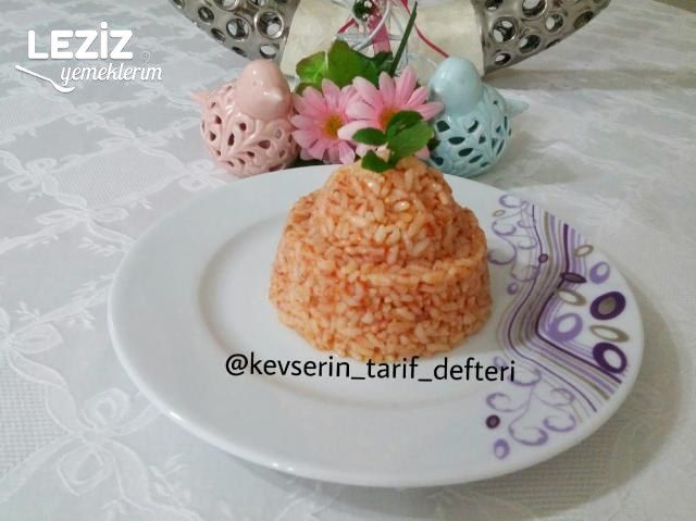 Domatesli Pirinç Pilavı Nasıl Yapılır