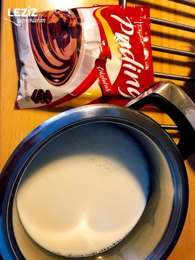 Çikolata Pudingli Piramit Pasta