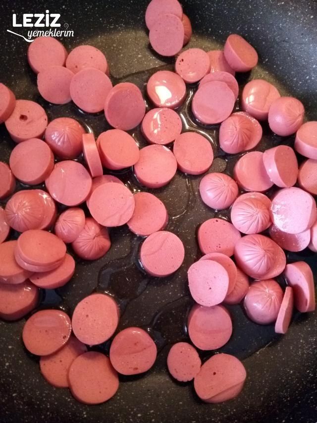 Kahvaltı Da Sosisli Yumurta