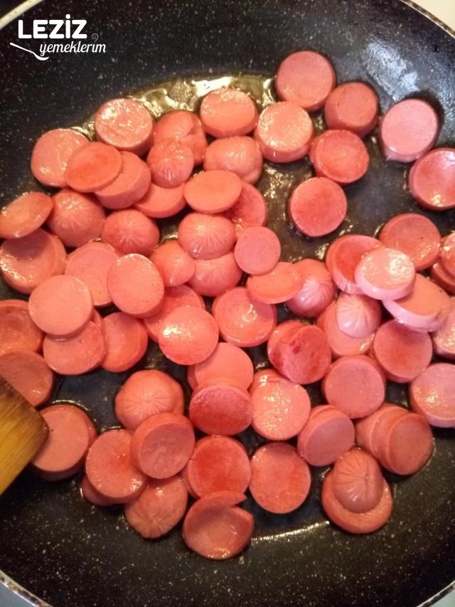 Kahvaltı Da Sosisli Yumurta