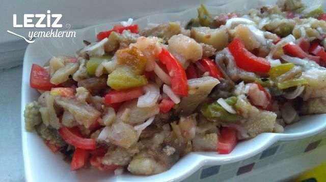 Köz Patlıcan Salatası Tarifi
