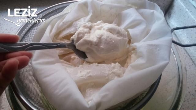 Evde Süzme Yoğurt Nasıl Yapılır