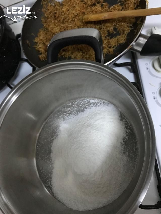 Kadayıflı Muhallebi Tatlısı Tarifi