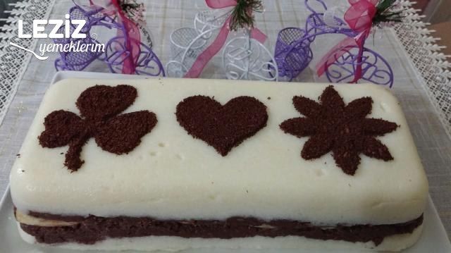 Muzlu İki Renkli İrmik Tatlısı