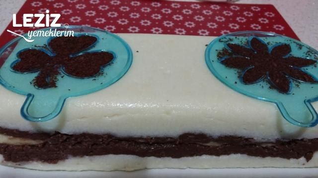 Muzlu İki Renkli İrmik Tatlısı