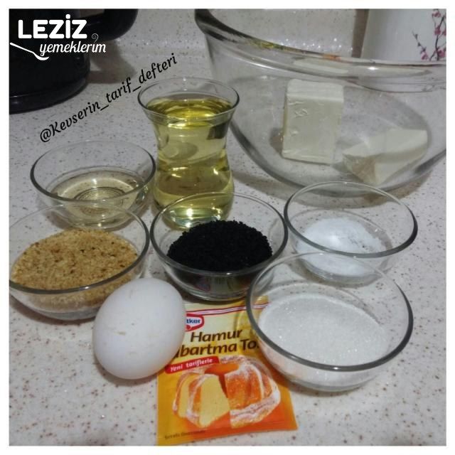 Lokmalık Susamlı Biberli Çörekotlu Kurabiye