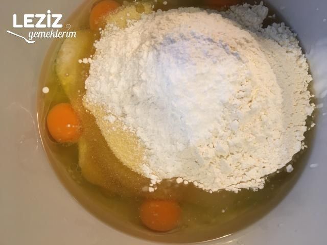 Tam Kıvamında Kremalı Revani Tatlısı