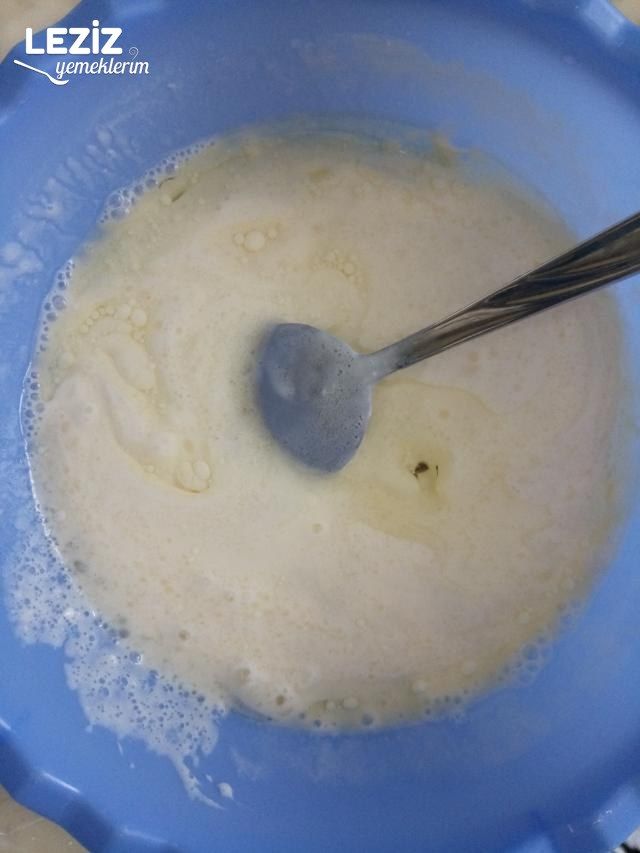 Makarnalı Börek (Yalancı Su Böreği)