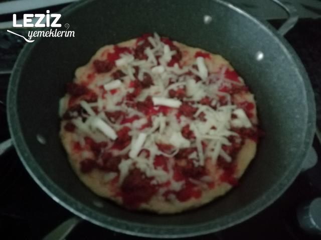 Tencere Pizzası (5 Dakikada Pişiyor)