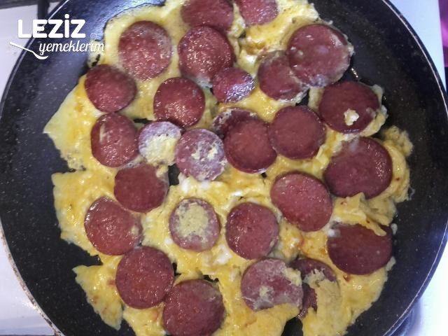 Sucuklu Yumurta Yapılışı