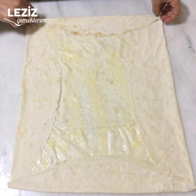 Ispanaklı Peynirli Kesme Börek